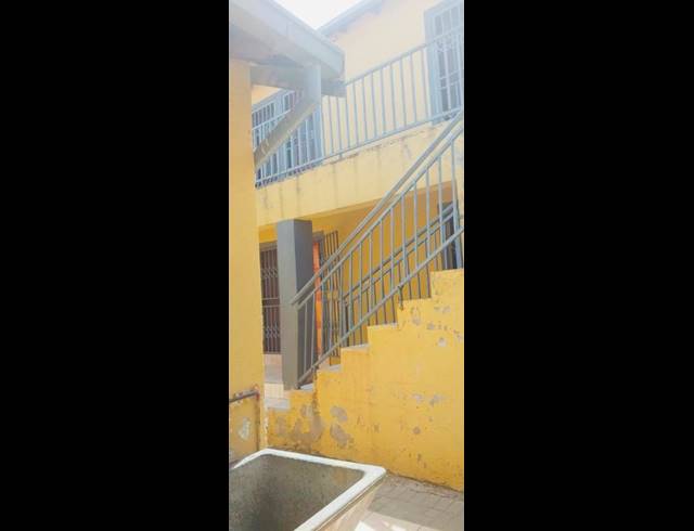 2 BEDROOM PROPERTY TO RENT IN BIRCH ACRES